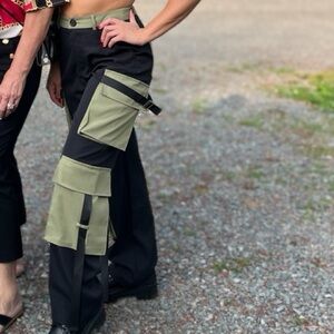 Black and Tan Cargo Pants with Relaxed Fit and Durable Material